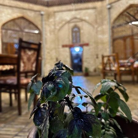 Отель MEKHTAR AMBAR Caravan Sarai XIX Бухара Экстерьер фото