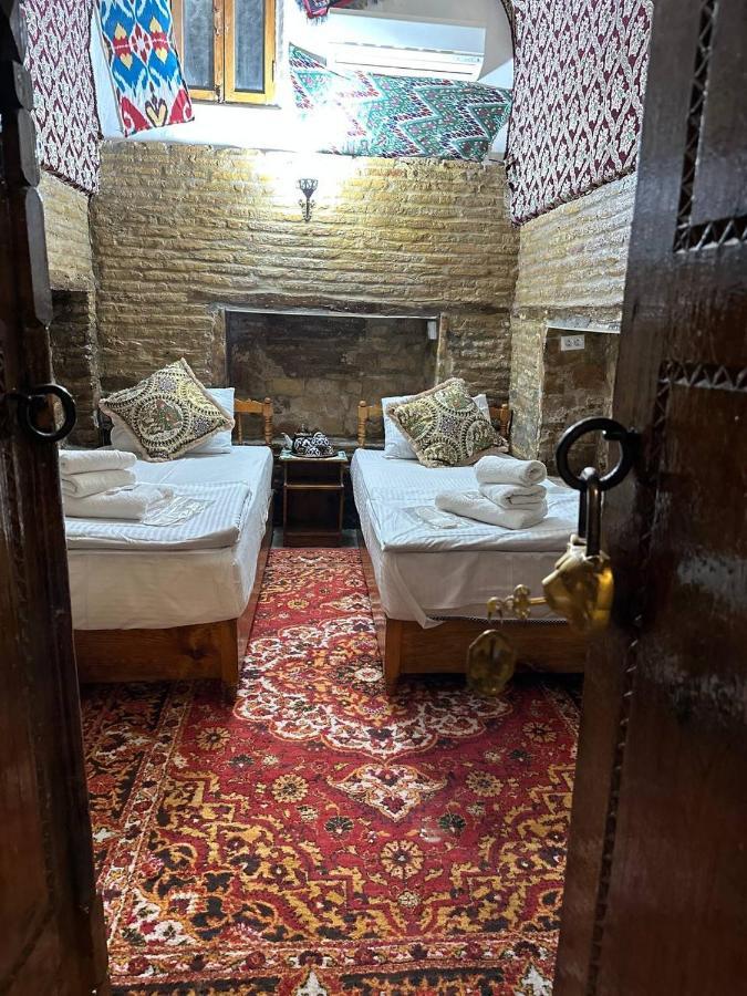 Отель MEKHTAR AMBAR Caravan Sarai XIX Бухара Экстерьер фото