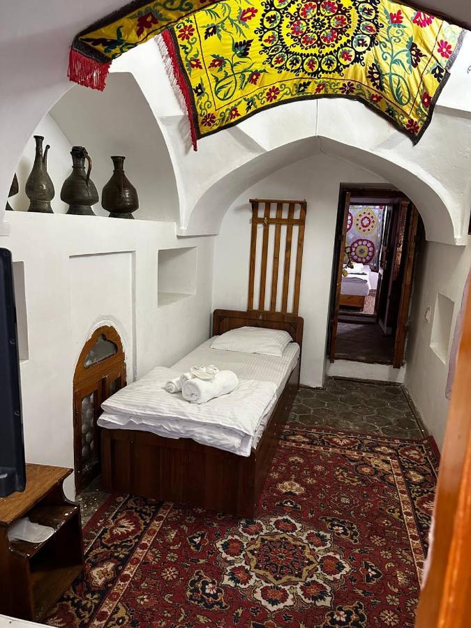 Отель MEKHTAR AMBAR Caravan Sarai XIX Бухара Экстерьер фото