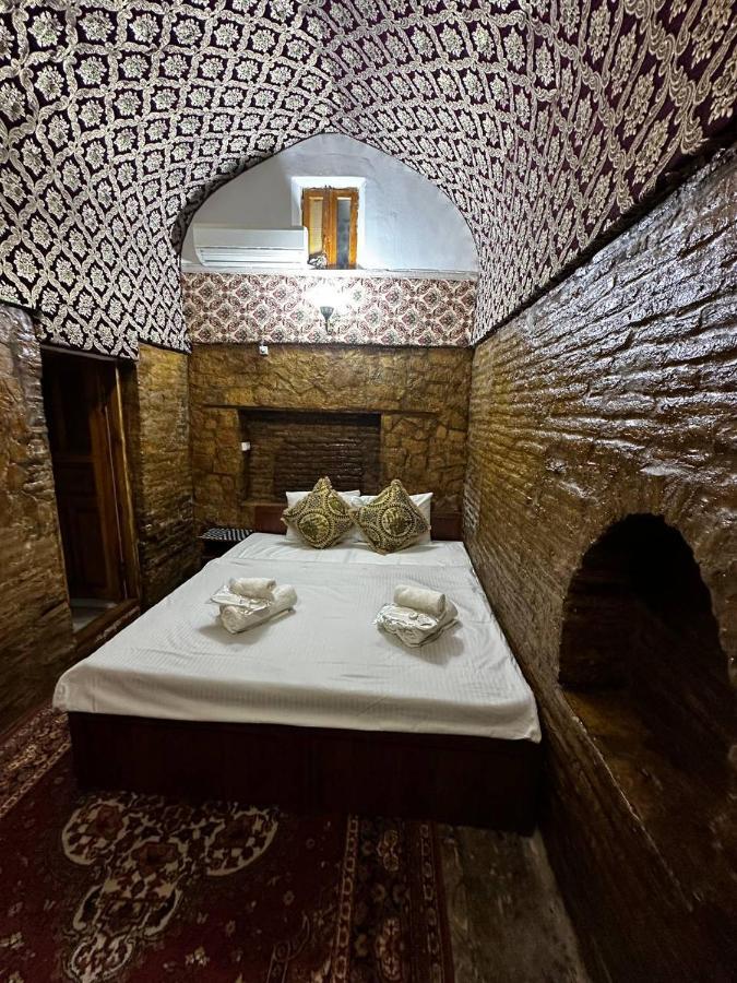 Отель MEKHTAR AMBAR Caravan Sarai XIX Бухара Экстерьер фото